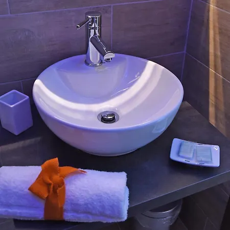 Alojamento de Acomodação e Pequeno-almoço La Dimora Luca Giordano 4*