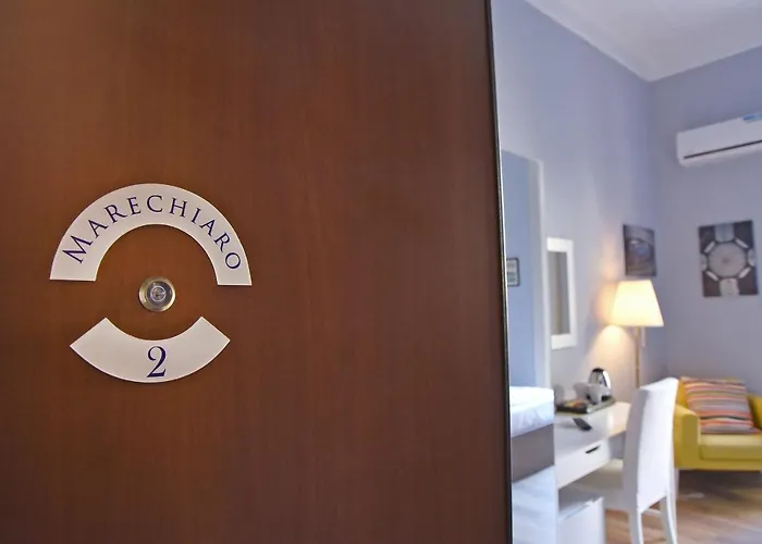 Bed & Breakfast La Dimora Luca Giordano 4*